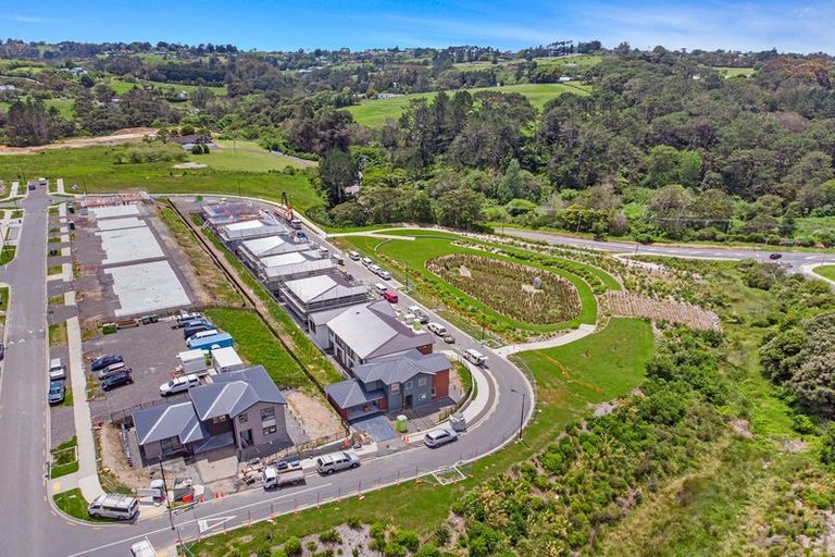 Photo of property in 33 Barrel Crescent, Swanson, Auckland, 0614