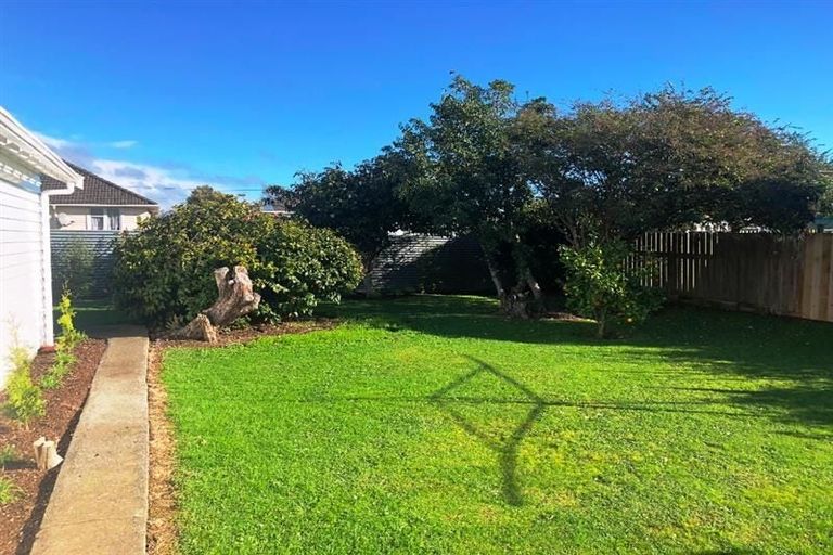 Photo of property in 30 Saint Annes Street, Levin, 5510