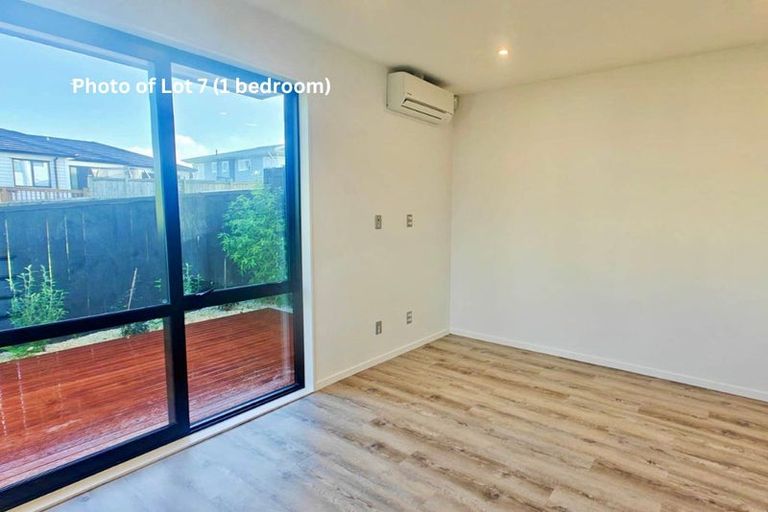 Photo of property in 8/18 Sylvan Crescent, Te Atatu South, Auckland, 0610