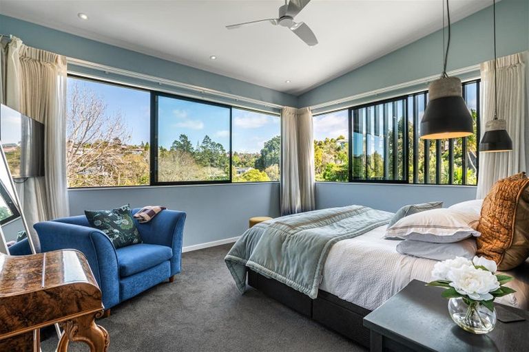 Photo of property in 2a Peter Terrace, Castor Bay, Auckland, 0620
