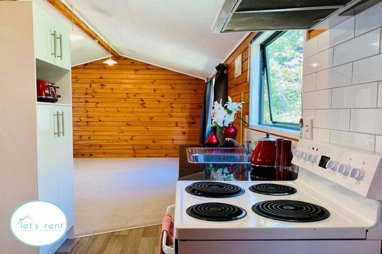 Photo of property in 30 Leaver Place, Weymouth, Auckland, 2103