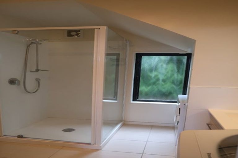 Photo of property in 13a Upper Lewisville Terrace, Thorndon, Wellington, 6011