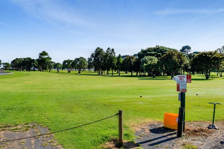 Photo of property in 18 Third Avenue, Urenui, 4377