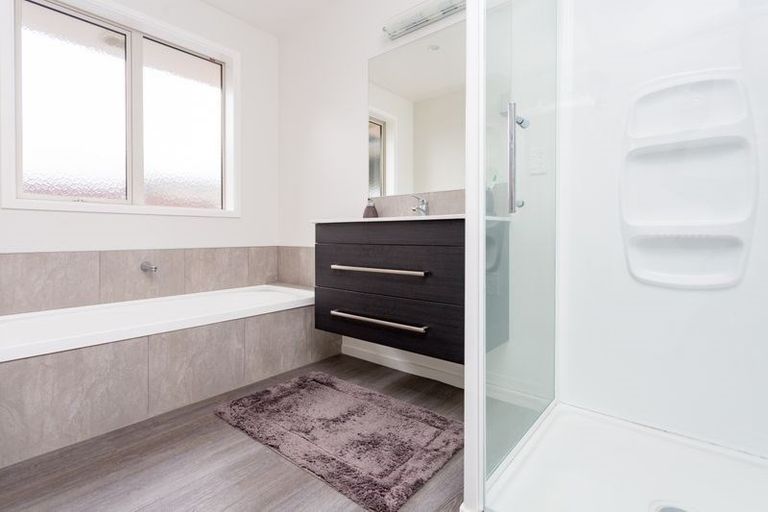 Photo of property in 32 Shadbolt Lane, Rolleston, 7614