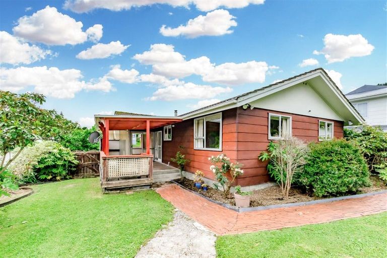 Photo of property in 13 Hookway Grove, Paraparaumu, 5032