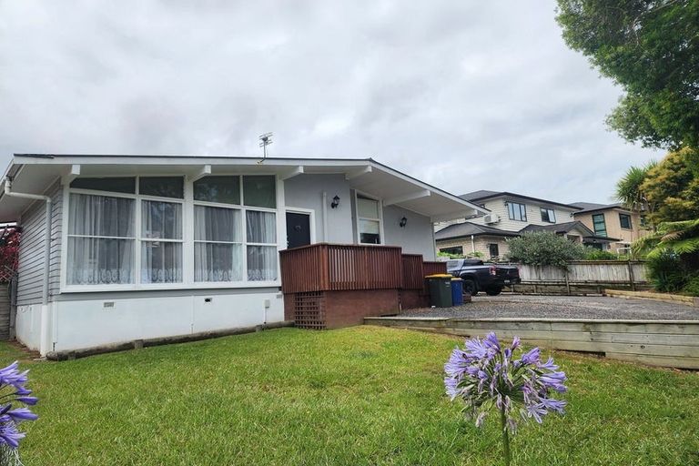Photo of property in 3 Gregg Place, Sunnyvale, Auckland, 0612