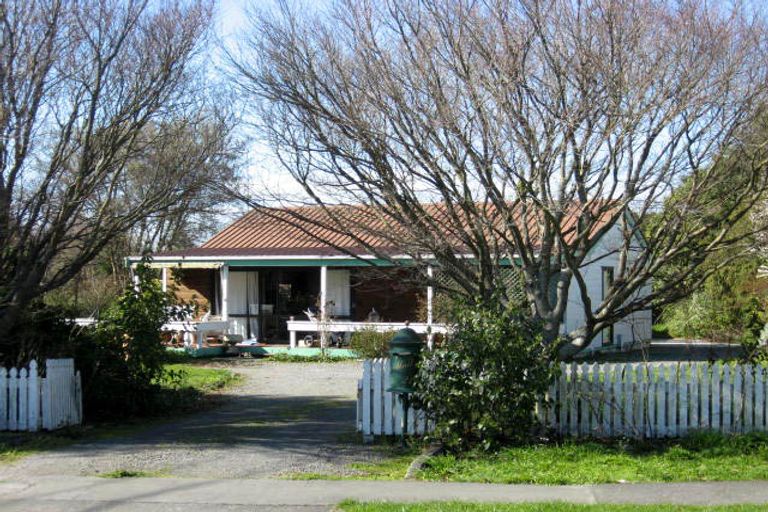 Photo of property in 21 Kempton Street, Greytown, 5712