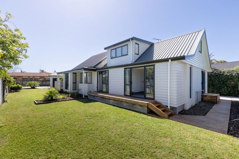 Photo of property in 27 Barbara Grove, Papamoa Beach, Papamoa, 3118