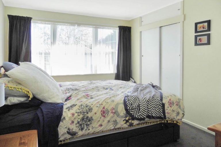 Photo of property in 51 Oregon Drive, Maoribank, Upper Hutt, 5018