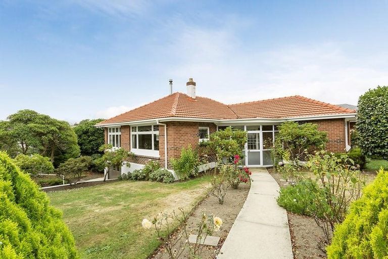 Photo of property in 2 Wycolla Avenue, Saint Clair, Dunedin, 9012