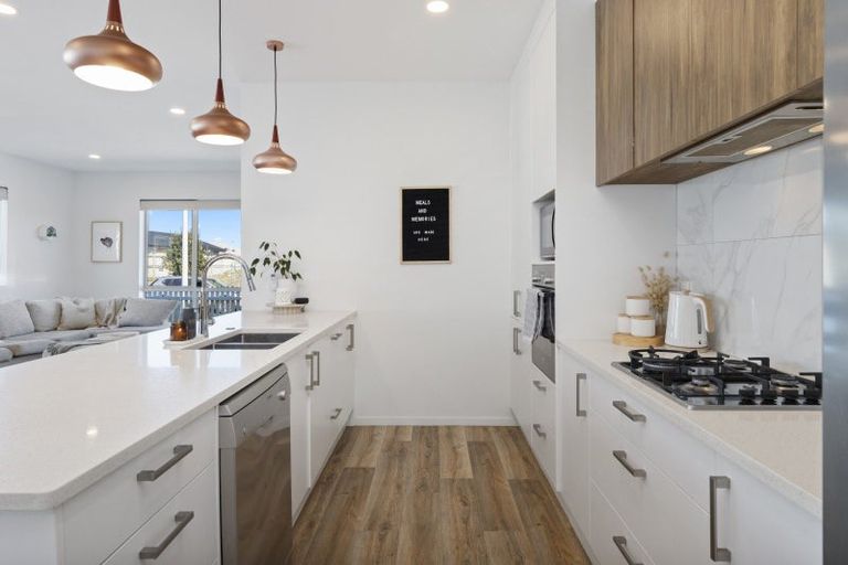 Photo of property in 10 Hemopo Street, Pukekohe, 2120