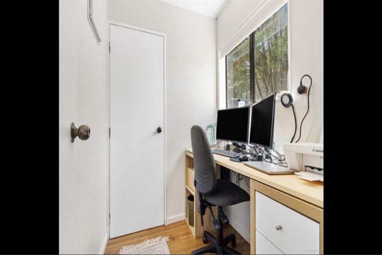 Photo of property in 8/37a Glengarry Road, Glen Eden, Auckland, 0602