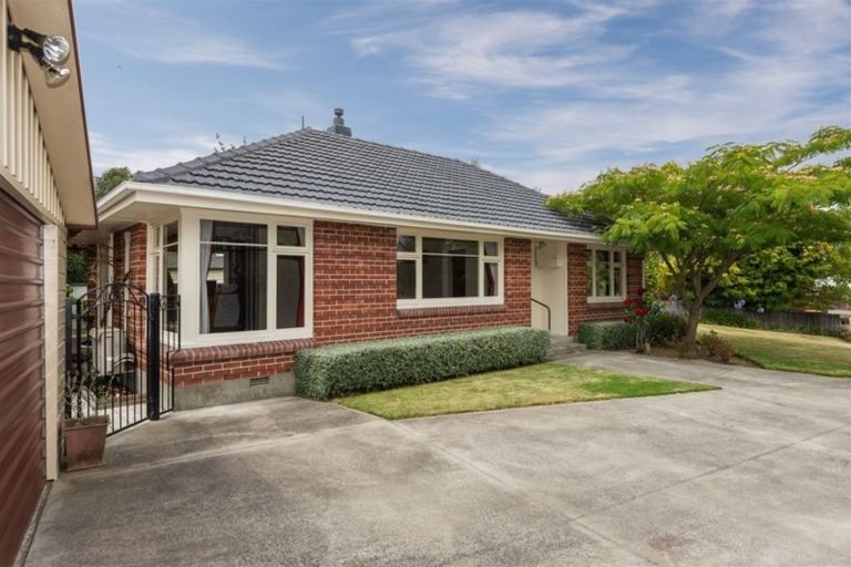 Photo of property in 8 Merton Place, Bryndwr, Christchurch, 8053