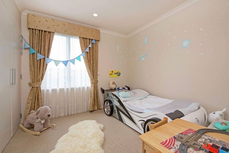 Photo of property in 77 Moore Street, Howick, Auckland, 2014