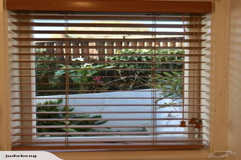 Photo of property in 5 Madison Place, Forrest Hill, Auckland, 0620