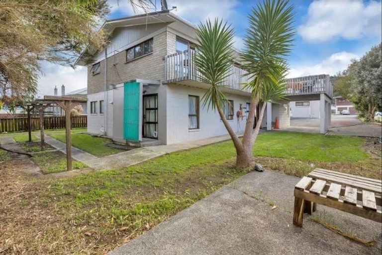 Photo of property in 17 Third Avenue, Avenues, Whangarei, 0110