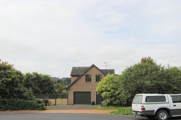 Photo of property in 18 Buttercup Place, Waimauku, 0812