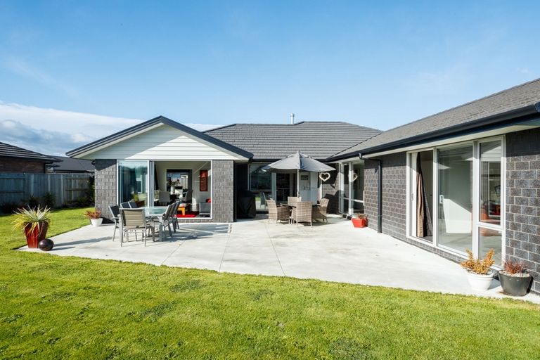 Photo of property in 53 Rodeo Drive, Kelvin Grove, Palmerston North, 4414