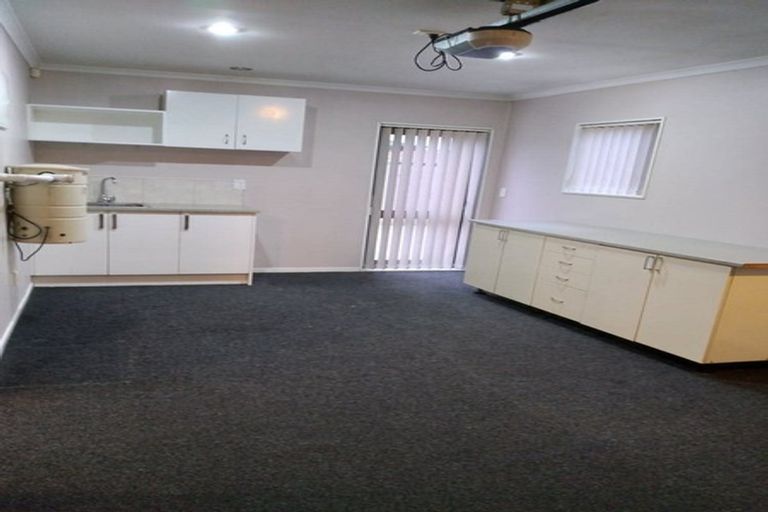 Photo of property in 8a Watson Place, Papatoetoe, Auckland, 2025