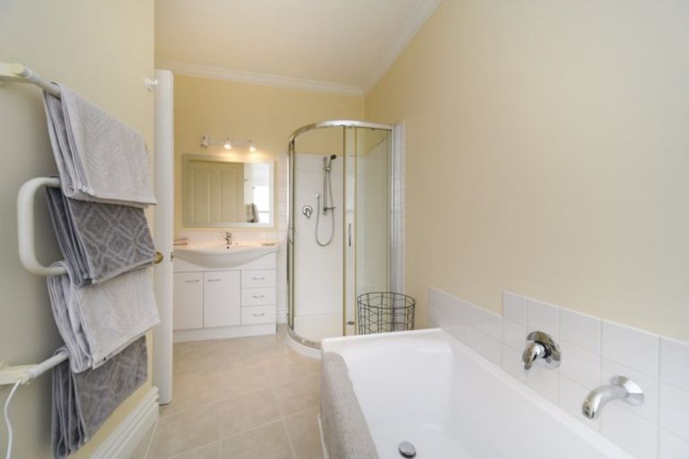 Photo of property in 161 Bridge Street, Bulls, 4818