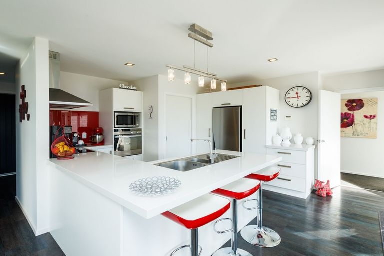 Photo of property in 53 Rodeo Drive, Kelvin Grove, Palmerston North, 4414