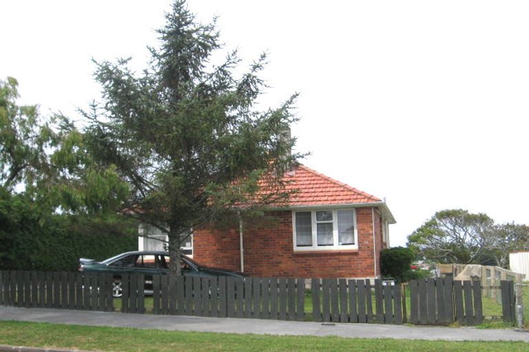 Property details for 20 Wimbledon Crescent, Glen Innes, Auckland, 1072