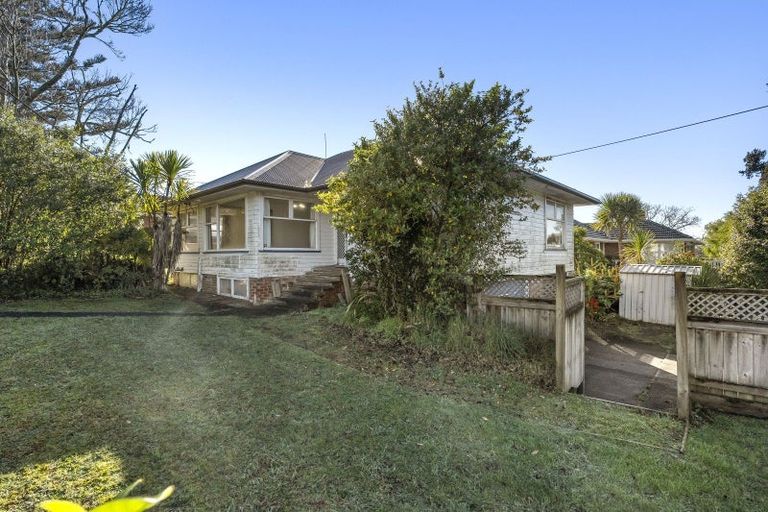 Photo of property in 92 Stottholm Road, Titirangi, Auckland, 0604
