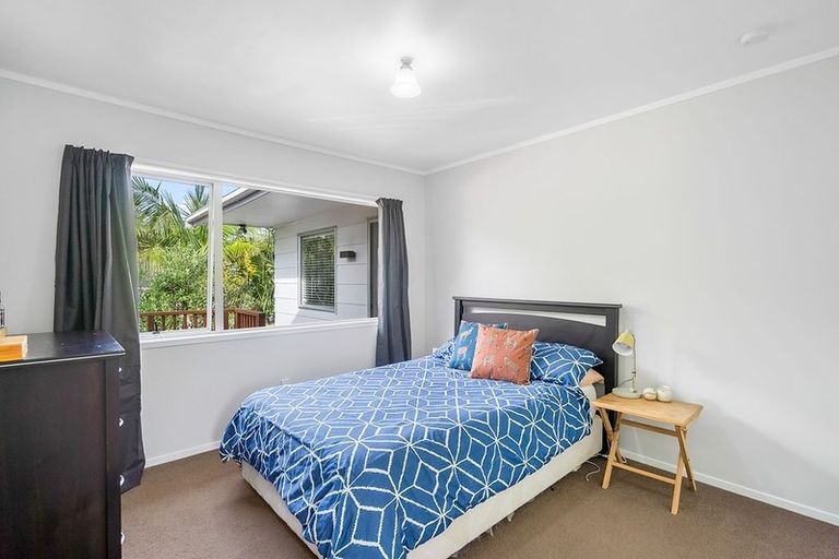 Photo of property in 1/325 Triangle Road, Massey, Auckland, 0614