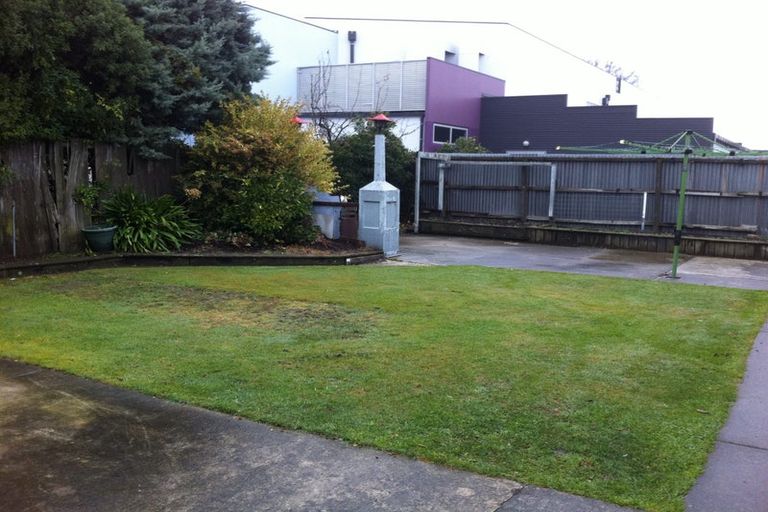 Photo of property in 4 Haynes Avenue, Upper Riccarton, Christchurch, 8041