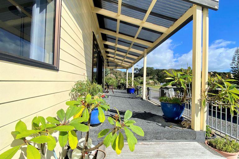 Photo of property in 6 Stratford Drive, Cable Bay, 0420