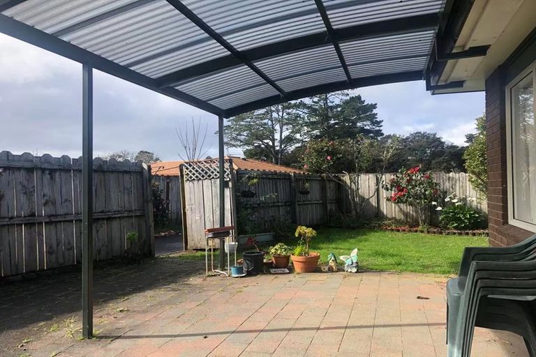 Photo of property in 17 Waimoko Glen, Swanson, Auckland, 0612