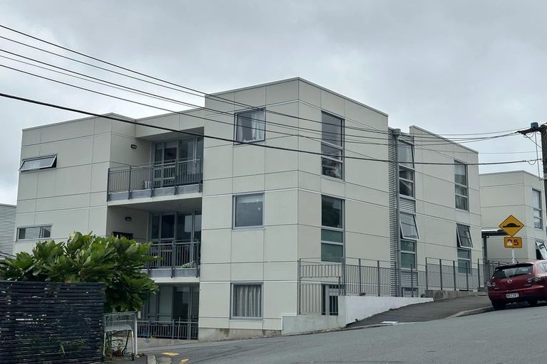 Photo of property in Hanson House, 7a/27 Hanson Street, Mount Cook, Wellington, 6021