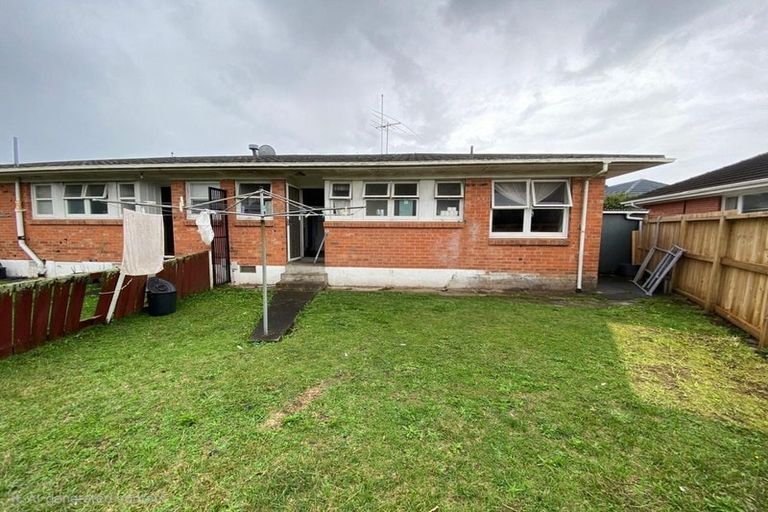 Photo of property in 12a Miles Avenue, Papatoetoe, Auckland, 2025