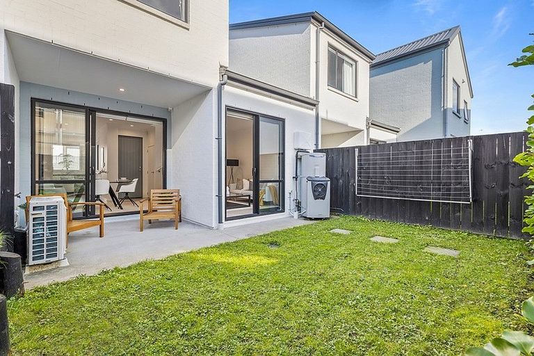 Photo of property in 16 Frank Gill Road, Hobsonville, Auckland, 0616