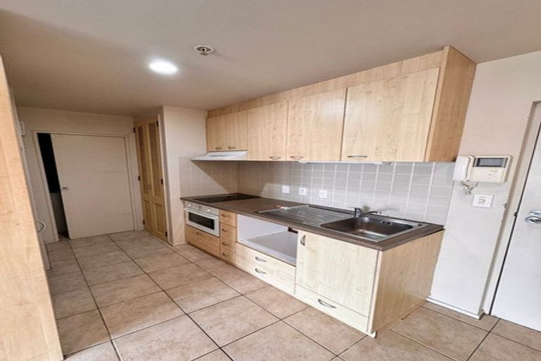 Photo of property in 3p/10 Crown Lynn Place, New Lynn, Auckland, 0600