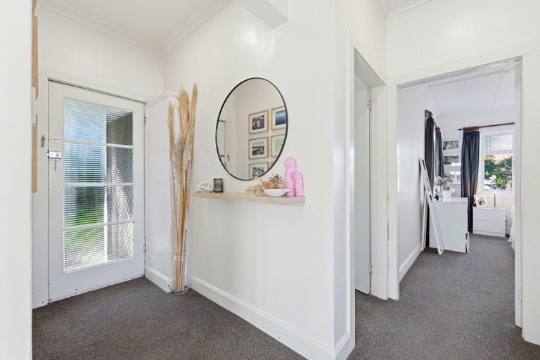 Photo of property in 17 Hutchison Crescent, Durie Hill, Whanganui, 4500