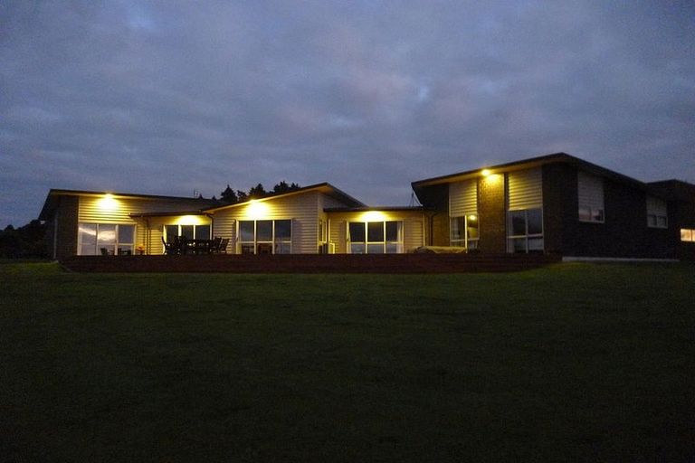 Photo of property in 1 Wilson Road, Urenui, 4375