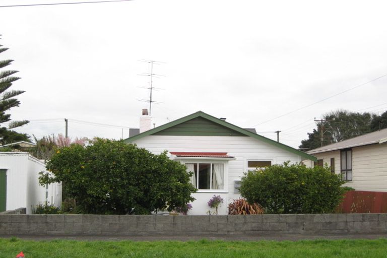 Photo of property in 9 Browne Street, Waitara, 4320