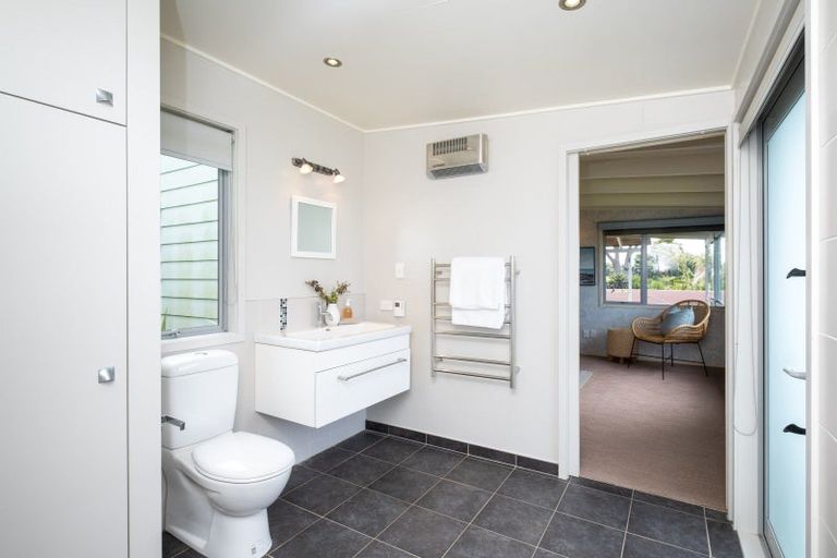 Photo of property in 14 Wellwood Terrace, Te Awanga, 4102