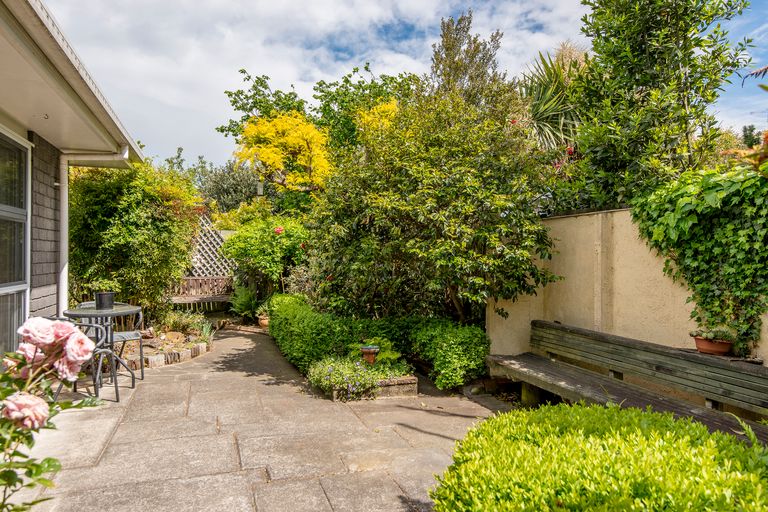 Photo of property in 2/67 Corson Avenue, Beckenham, Christchurch, 8023