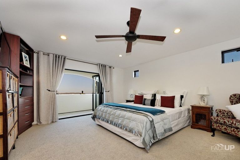 Photo of property in 157c Hobsonville Road, West Harbour, Auckland, 0618