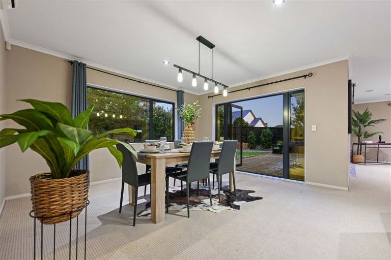 Photo of property in 14 Compton Grove, Huntington, Hamilton, 3210