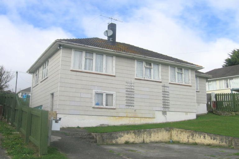 Photo of property in 12 Maher Place, Ranui, Porirua, 5024