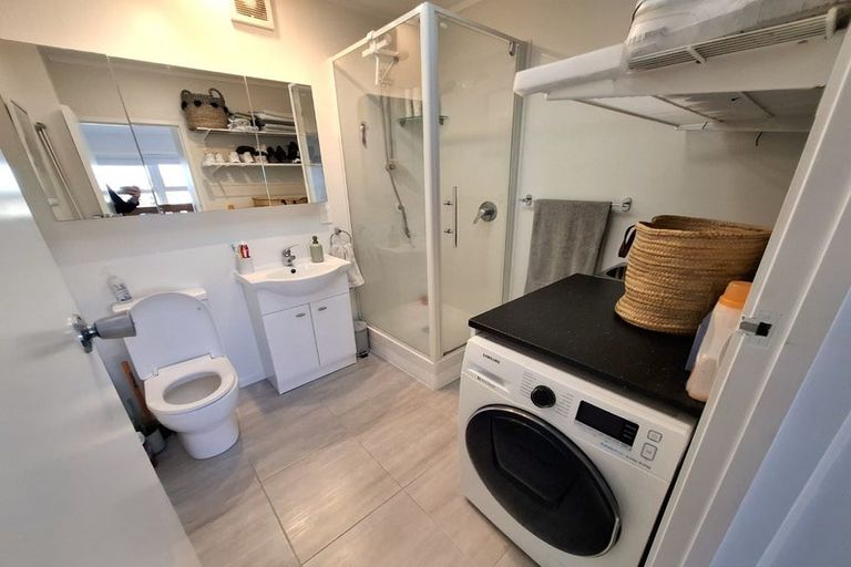 Photo of property in 6/18 Parr Terrace, Castor Bay, Auckland, 0620