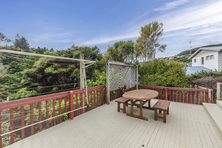 Photo of property in 15 Woolwich Close, Whitby, Porirua, 5024