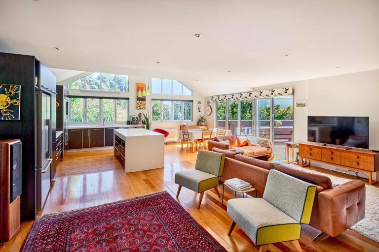 Photo of property in 15 Kowhai Street, Eastbourne, Lower Hutt, 5013