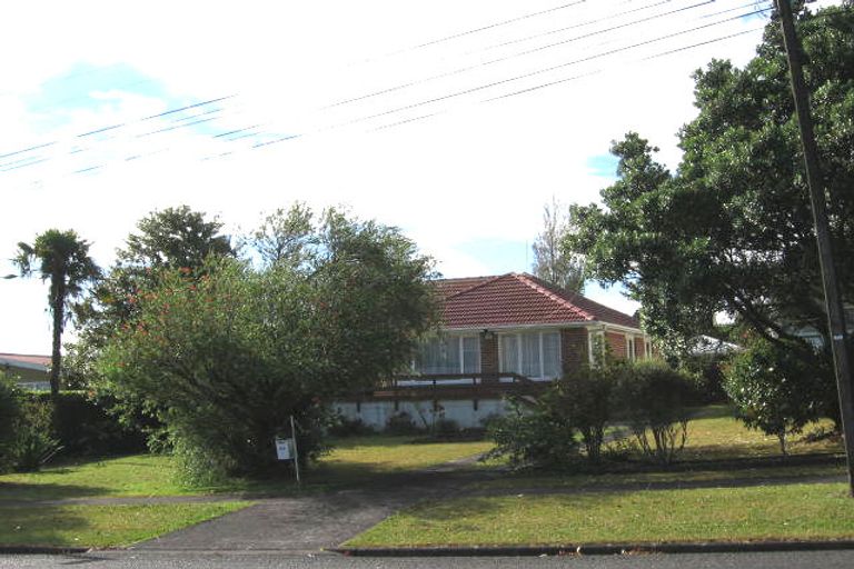 Photo of property in 152 View Road, Sunnyvale, Auckland, 0612