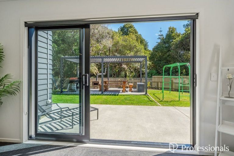 Photo of property in 10 Aratika Grove, Stokes Valley, Lower Hutt, 5019
