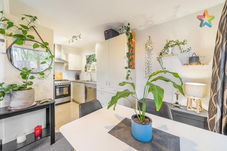 Photo of property in 4 John Street, Stokes Valley, Lower Hutt, 5019