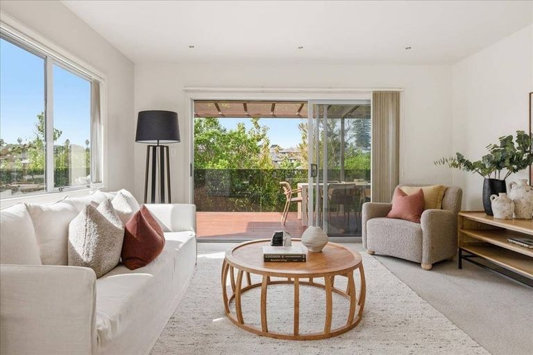 Photo of property in 11 Southill Way, Pyes Pa, Tauranga, 3112